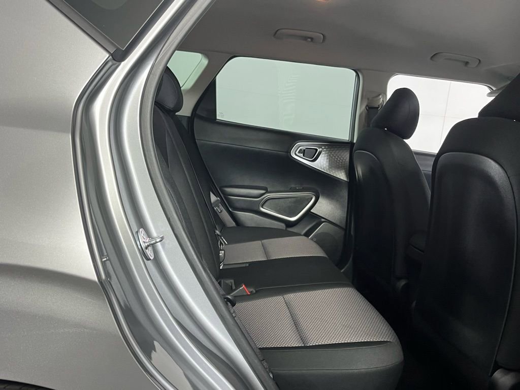 Used 2025 Kia Soul LX image 24