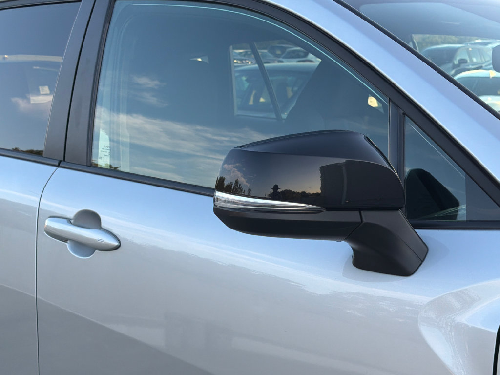 Used 2025 Toyota Corolla Cross AWD Hybrid image 8