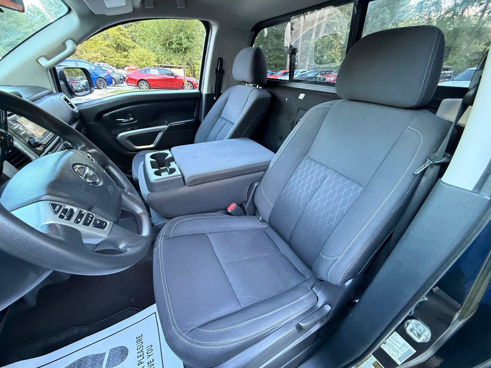 Used 2017 Nissan Titan SV RWD image 35