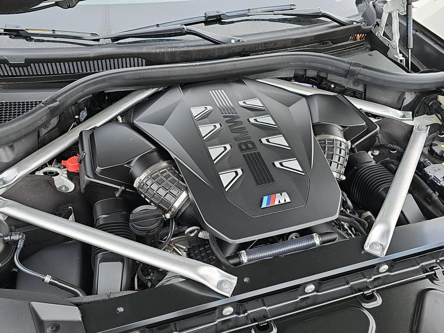 Used 2023 BMW X7 M60i w/ Executive Package image 39