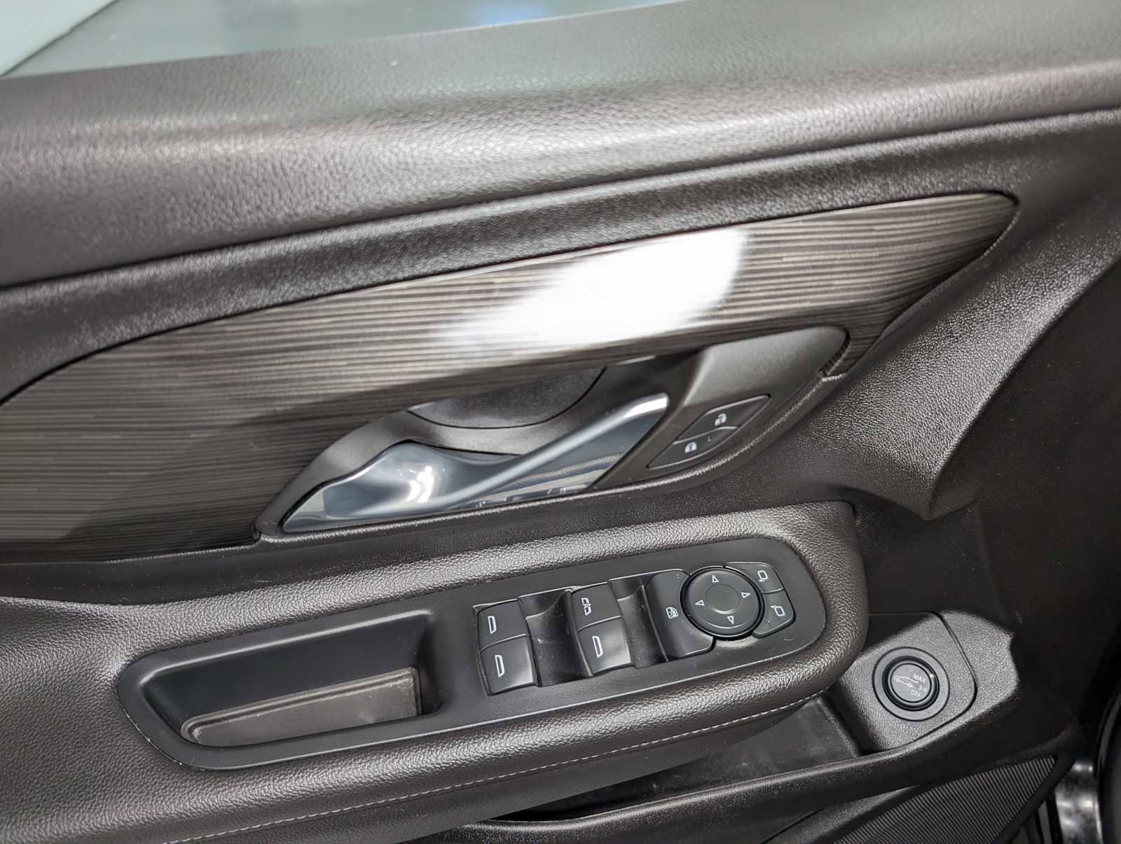 Used 2022 GMC Terrain SLE w/ Driver Convenience Package image 39