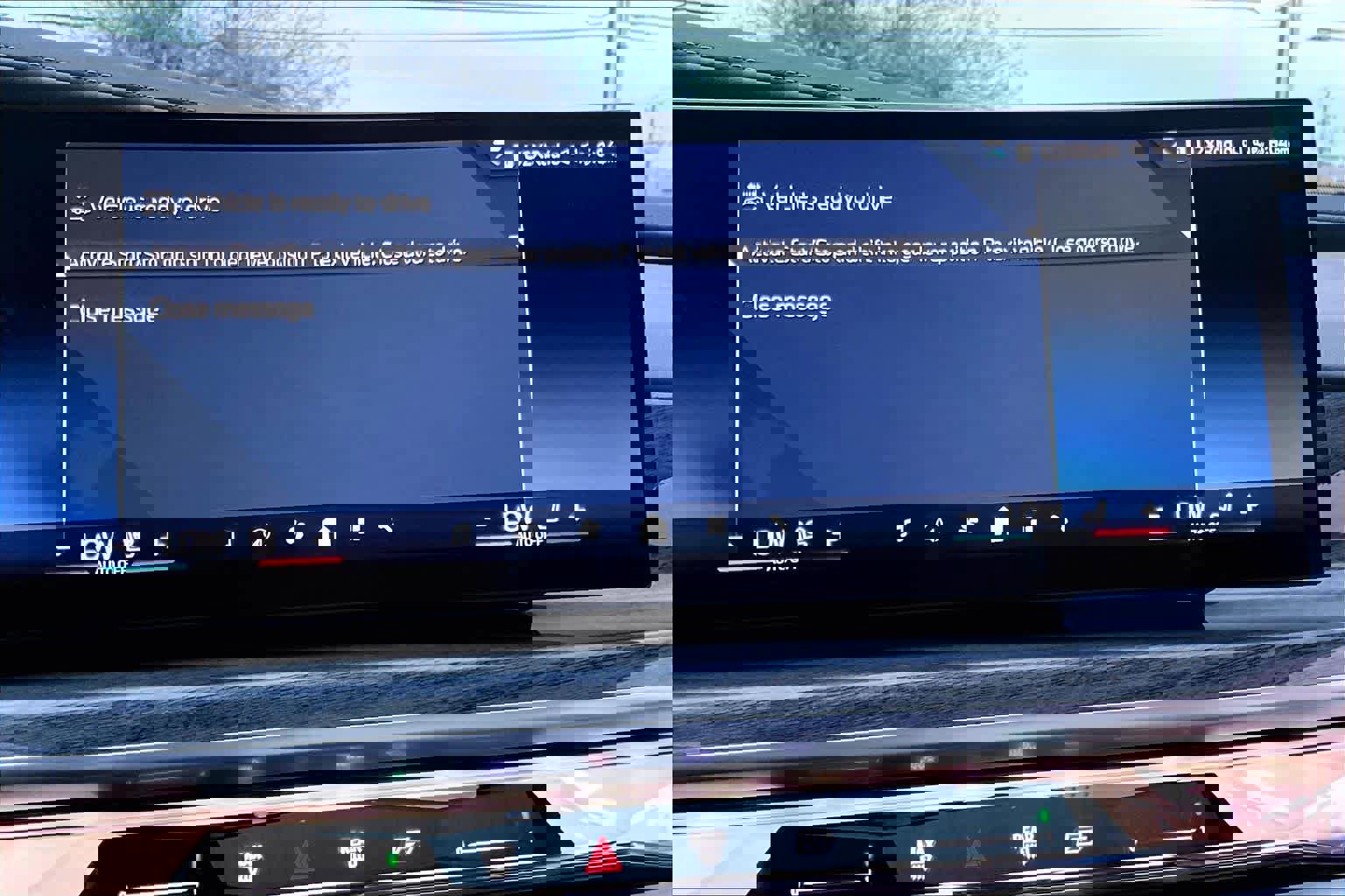 Used 2025 BMW i7 eDrive50 w/ M Sport Package image 32