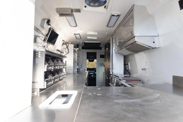 Used 2021 Mercedes-Benz Sprinter 4500 w/ Parking Package image 10