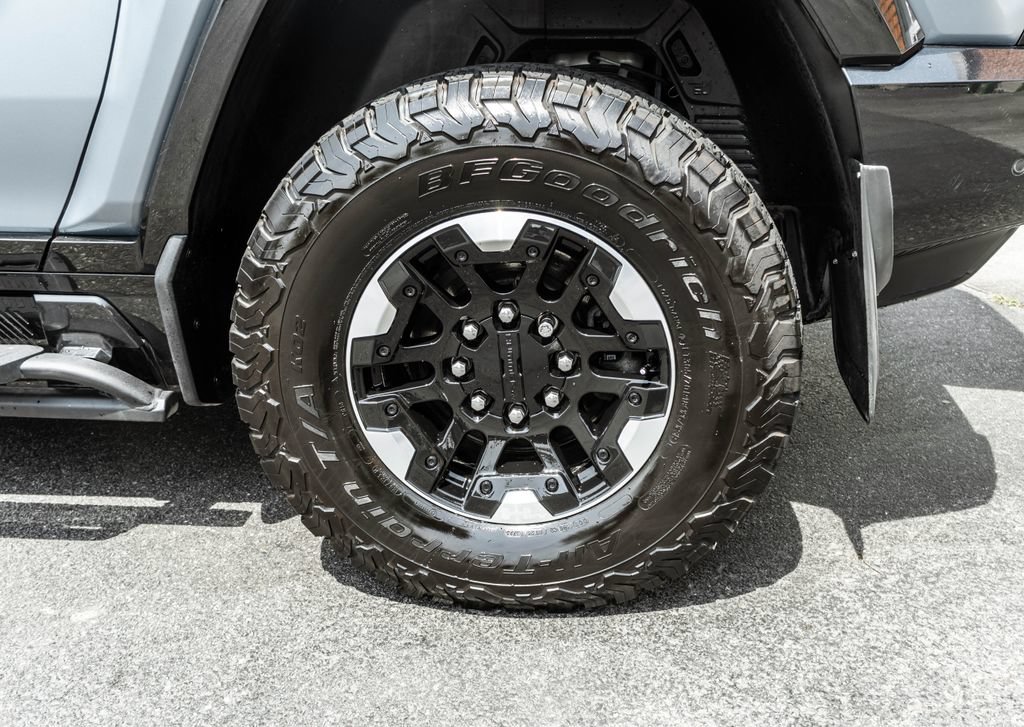 Used 2024 GMC Hummer EV 3X w/ Omega Edition AWD/4WD image 33