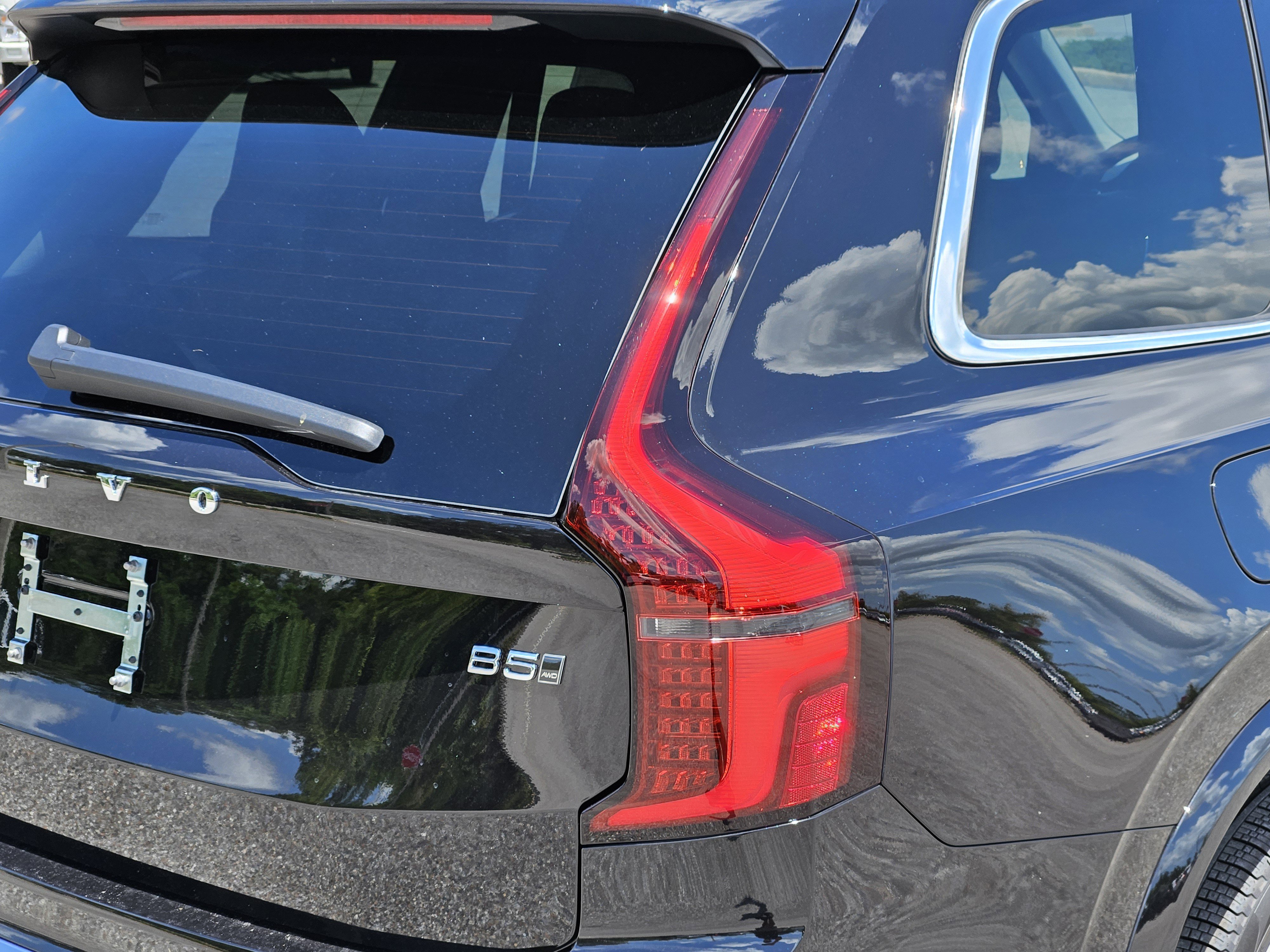 New 2026 Volvo XC90 B5 Core w/ Protection Package image 10