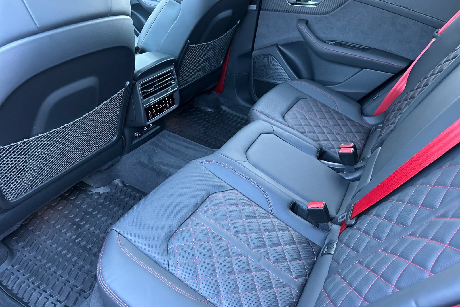 New 2026 Audi SQ8 Prestige AWD/4WD image 11