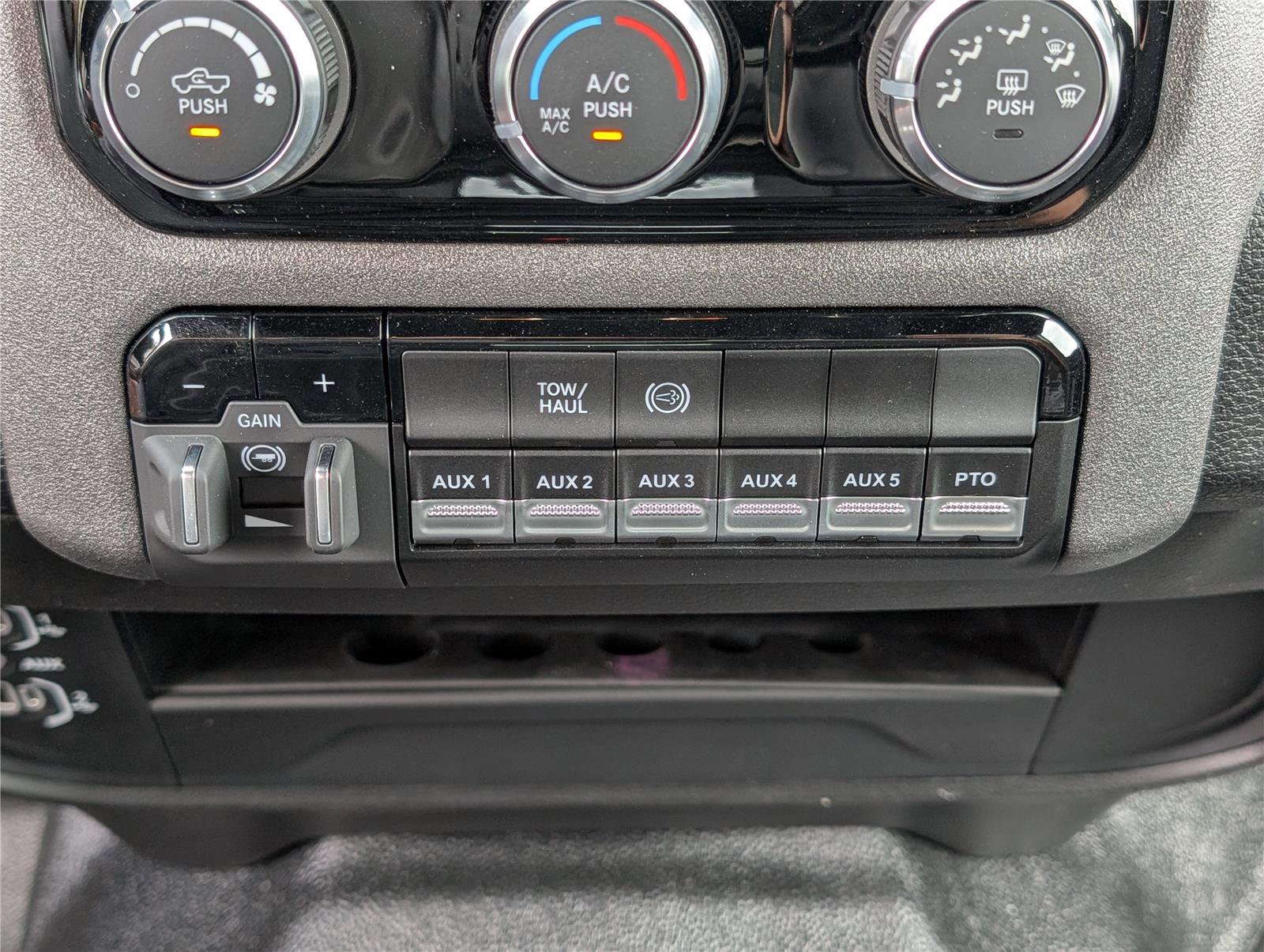 New 2026 RAM 5500 Tradesman w/ Chrome Appearance Group image 19