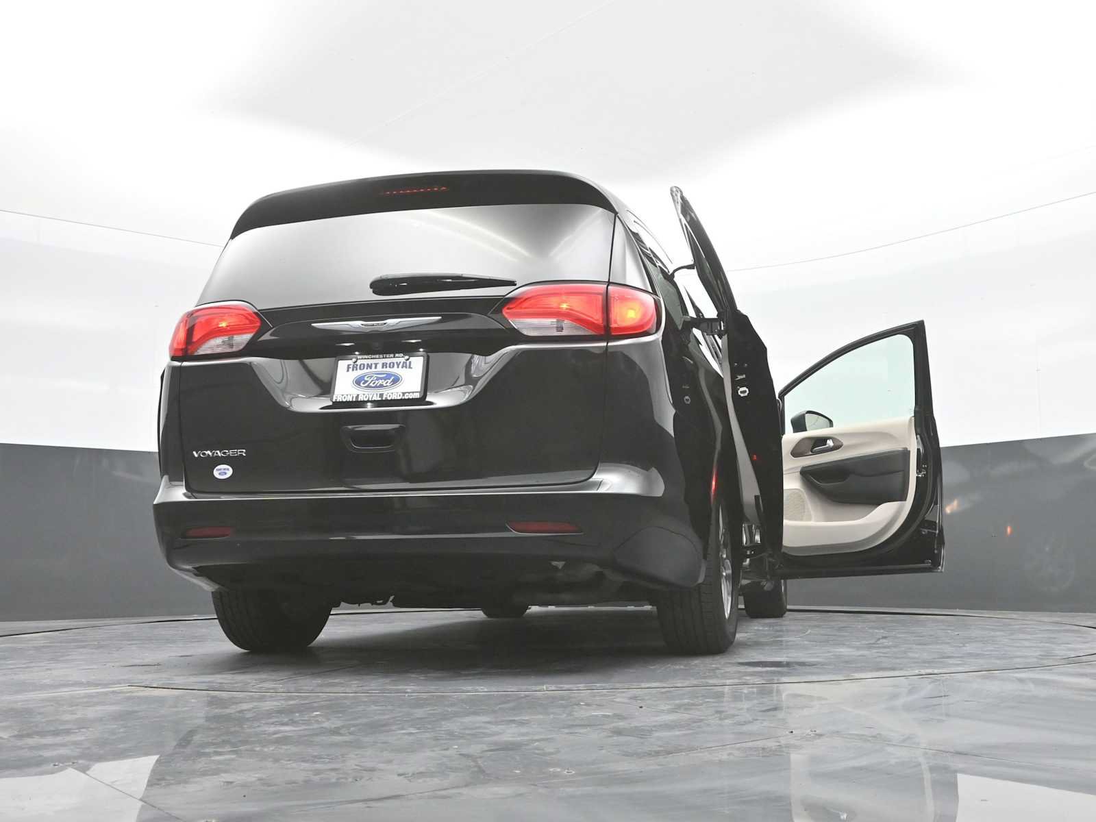 Used 2024 Chrysler Voyager LX FWD image 49