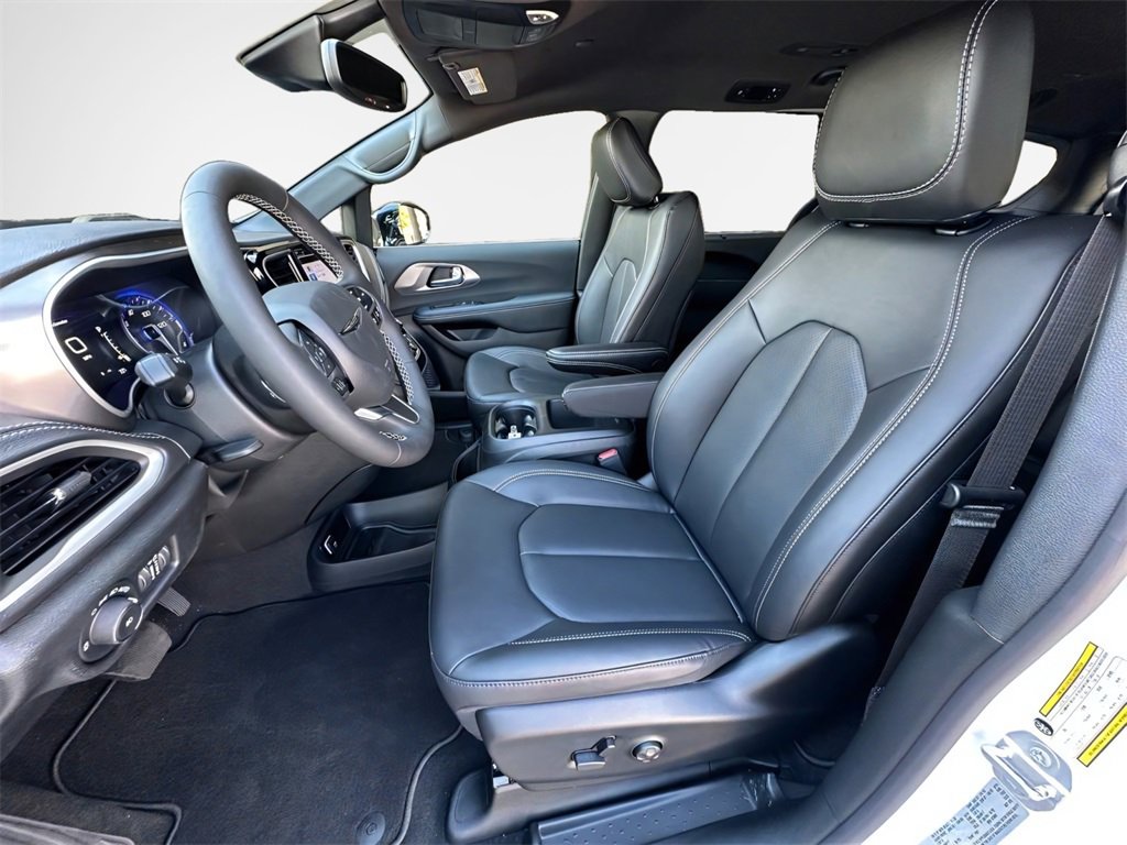 New 2026 Chrysler Pacifica Select image 19