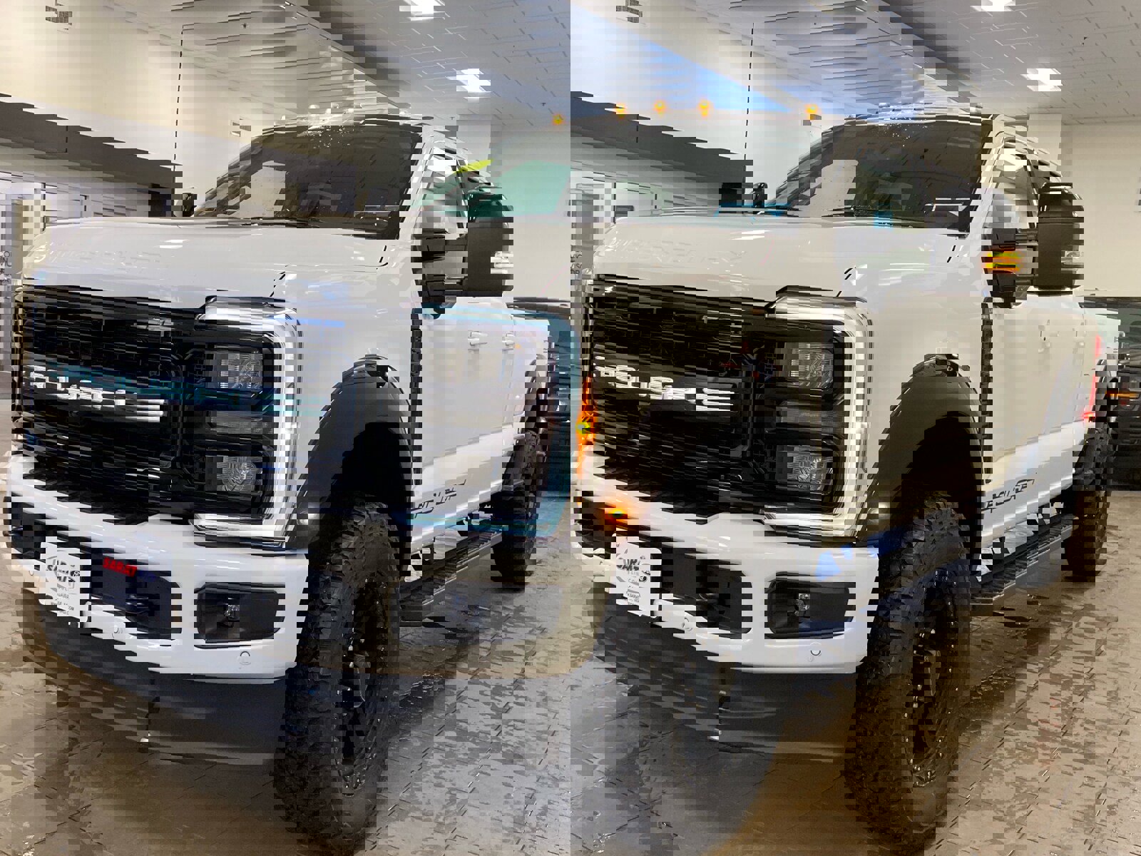 New 2026 Ford F250 Lariat w/ Black Appearance Package image 4