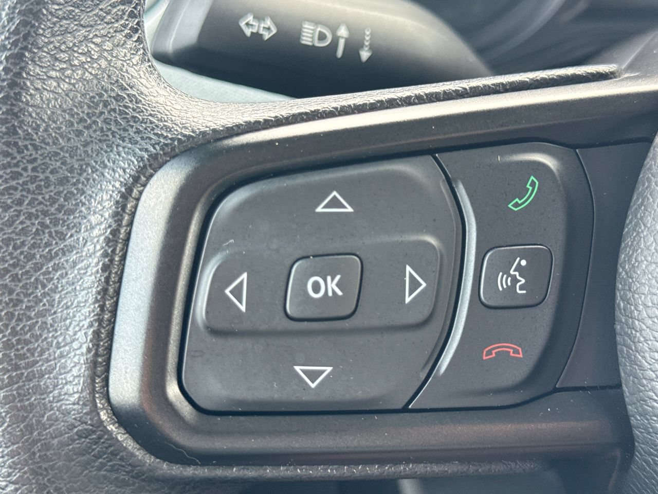 Used 2025 Jeep Gladiator Sport AWD/4WD image 26
