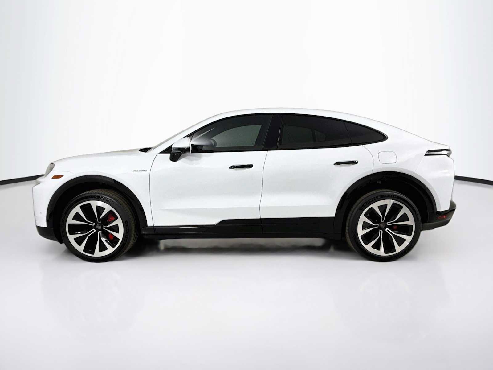 New 2026 Porsche Cayenne Turbo AWD/4WD image 2