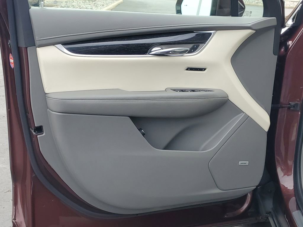 Used 2022 Cadillac XT6 Premium Luxury w/ LPO, Floor Liner Package AWD/4WD image 23