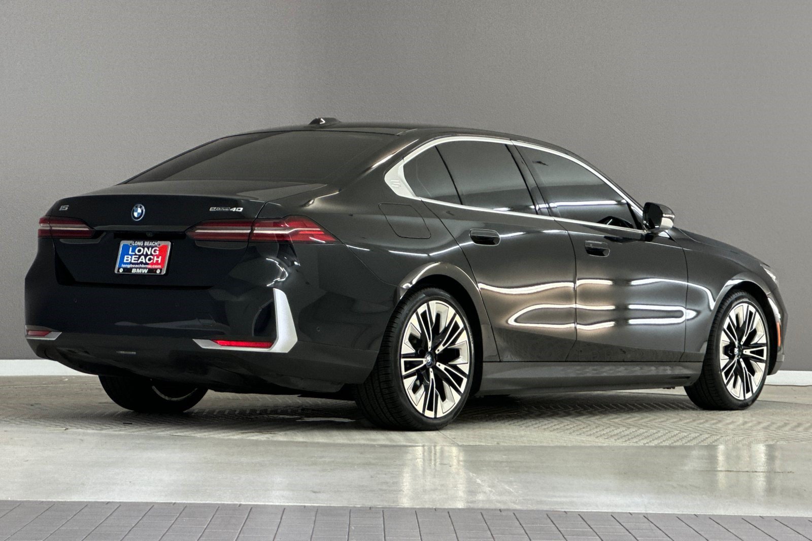 Certified 2024 BMW i5 eDrive40i w/ Convenience Package RWD image 8