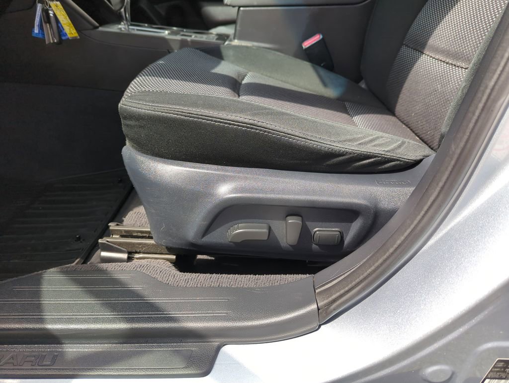 Used 2017 Subaru Outback 2.5i Premium image 13