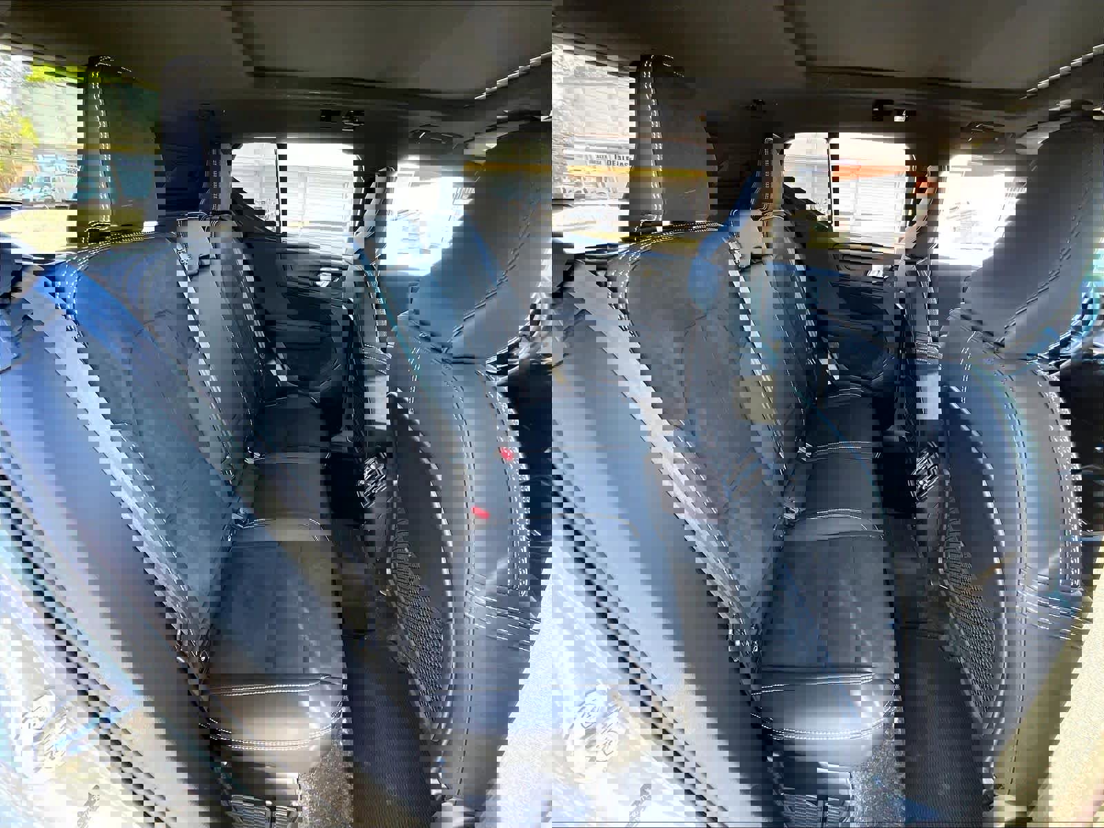 Used 2024 Volvo XC40 Recharge Plus w/ Protection Package Premier image 30