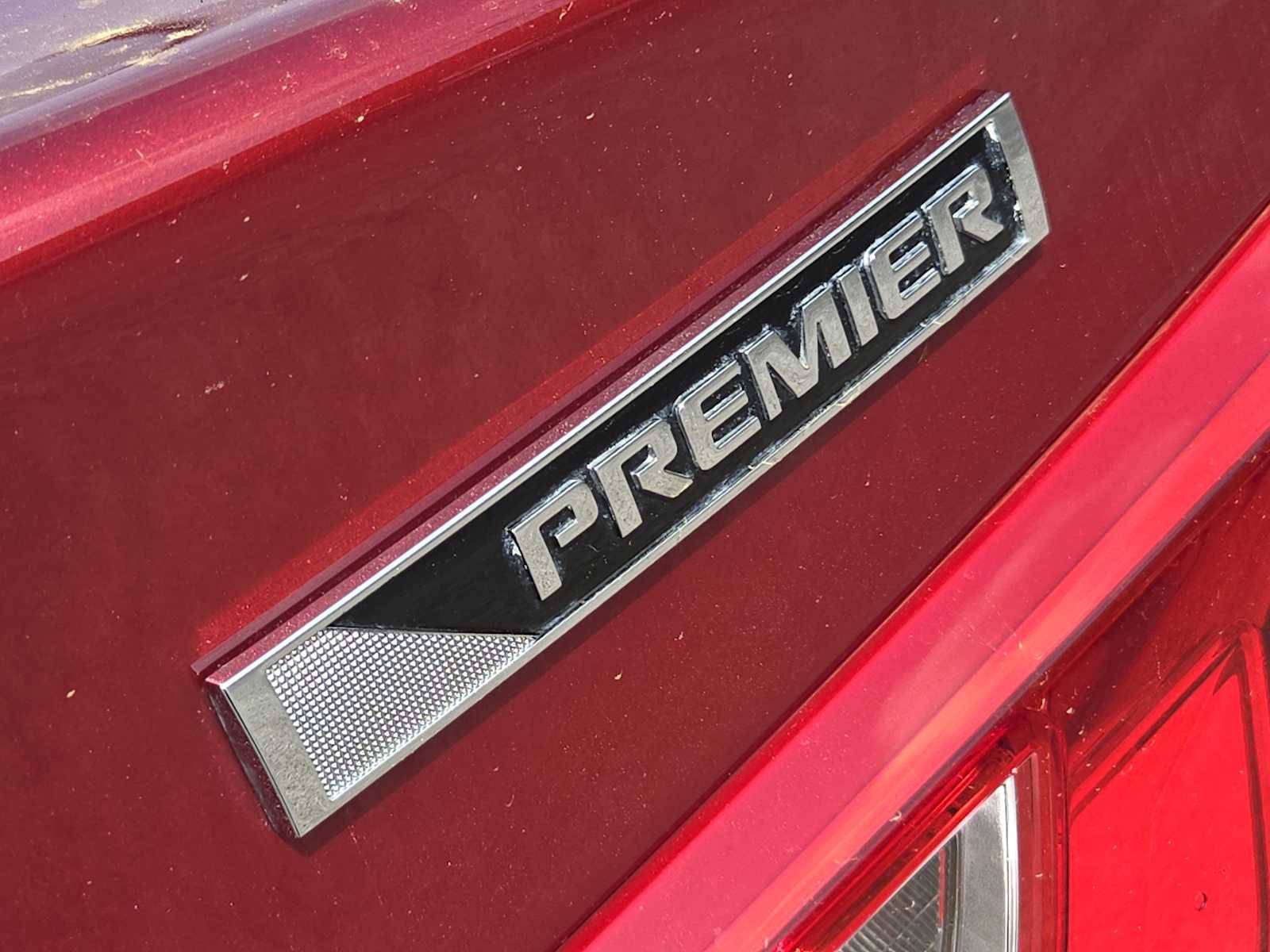 Used 2018 Chevrolet Malibu Premier w/ Premier Sun and Wheel Package image 10