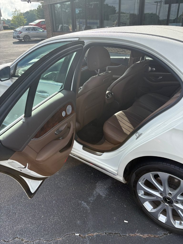 Used 2018 Mercedes-Benz E 300 image 21