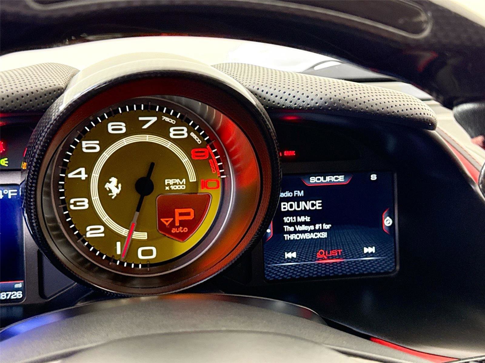 Used 2018 Ferrari 812 Superfast RWD image 18