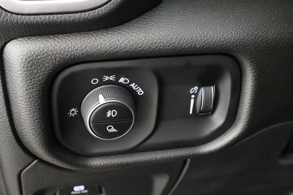 New 2027 RAM 1500 4x4 Quad Cab image 22