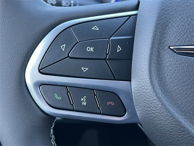 New 2026 Chrysler Pacifica Limited w/ Uconnect Theater Family Group image 23