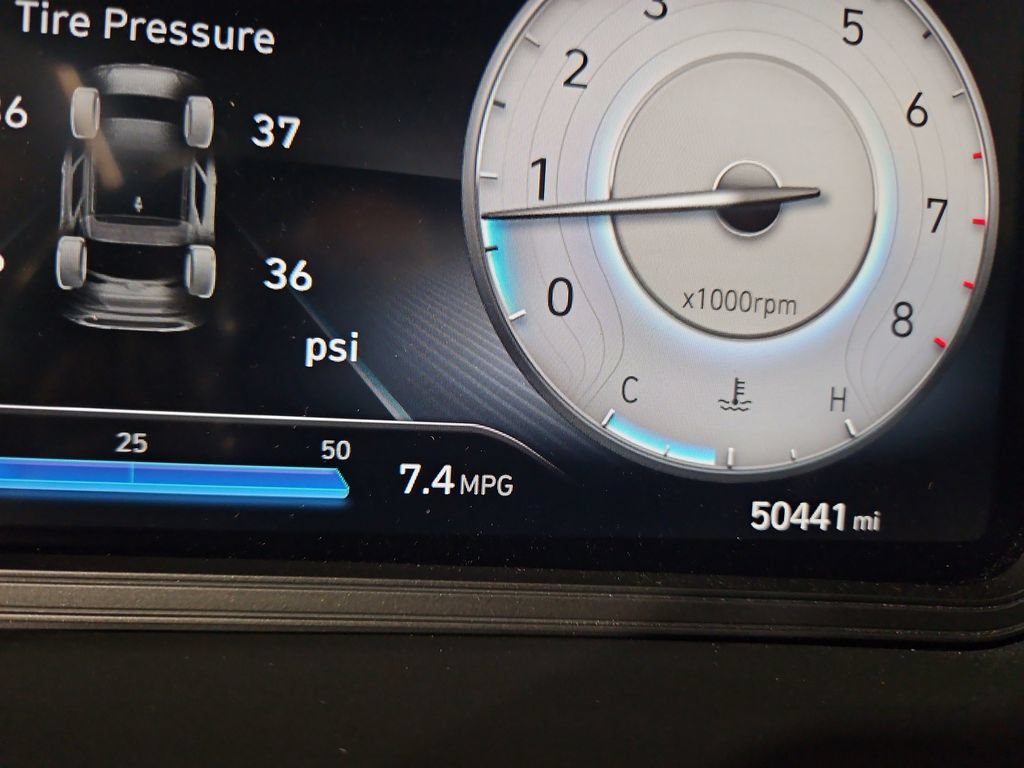 Used 2023 Hyundai Kona Limited w/ Cargo Package FWD image 17