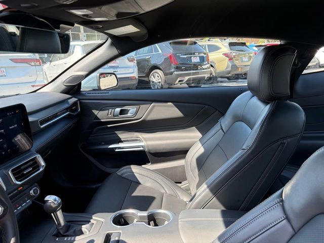 Used 2025 Ford Mustang GT Premium image 38