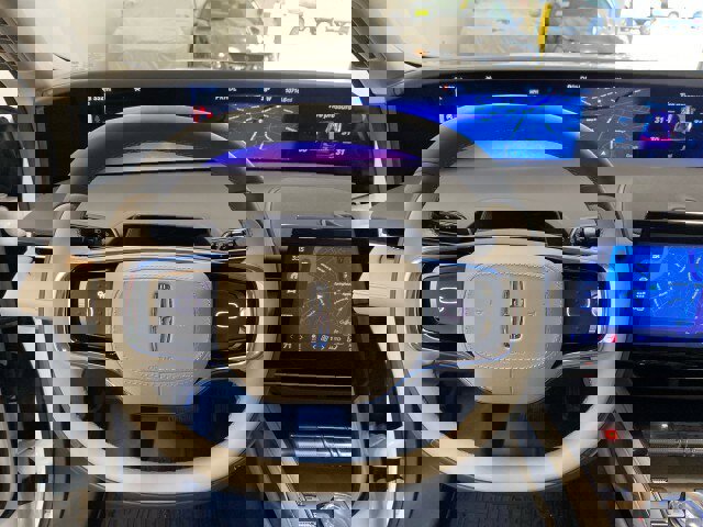 Used 2025 Lincoln Nautilus Reserve image 14