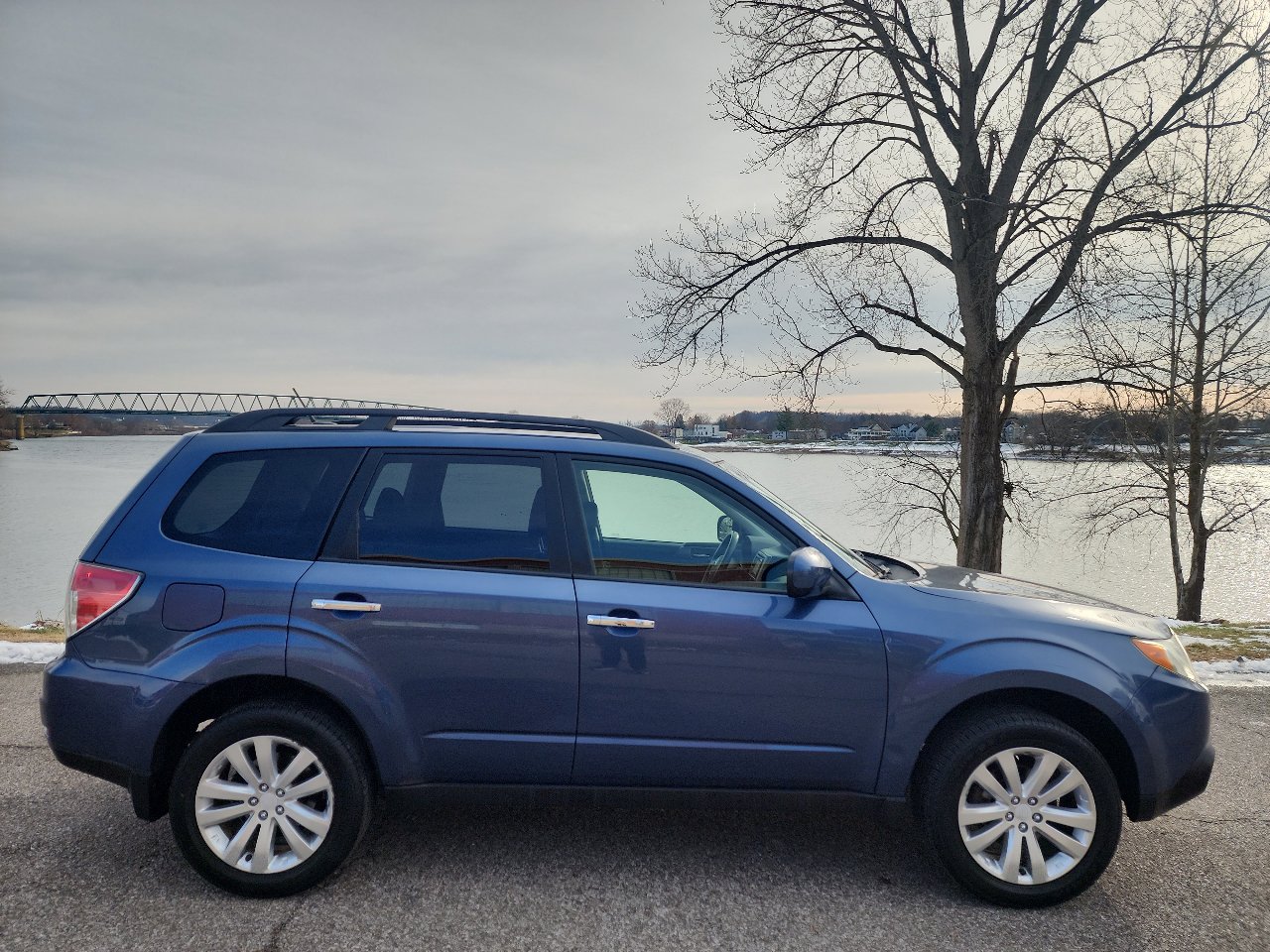 Used 2011 Subaru Forester 2.5X Premium image 6