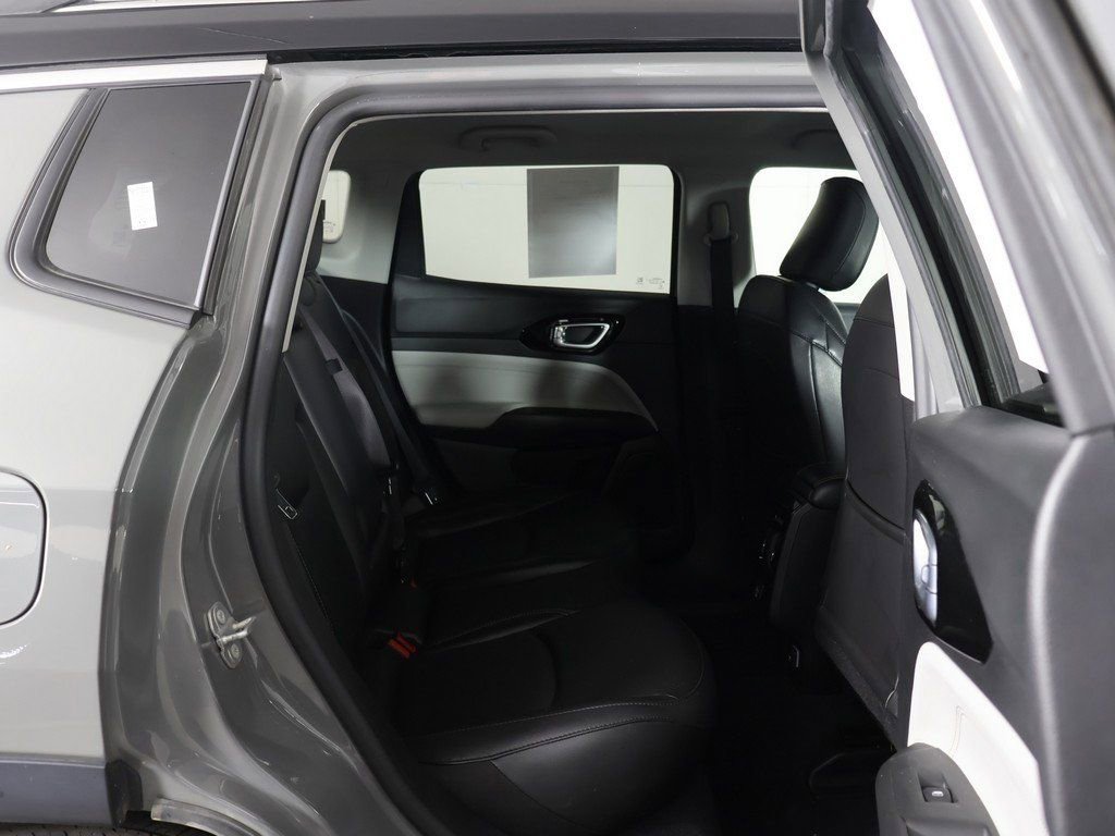 Used 2022 Jeep Compass Limited image 32