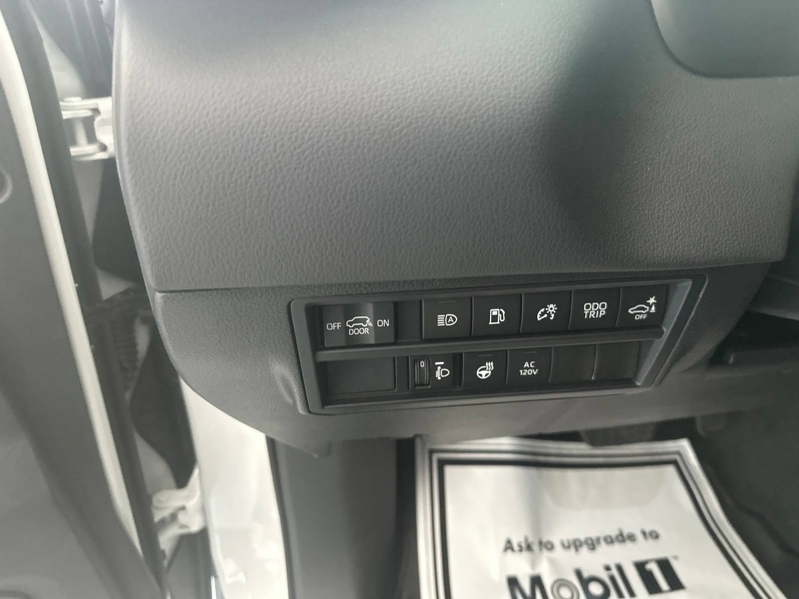 Used 2025 Toyota Sequoia Limited w/ Tow Technology Package AWD/4WD image 20