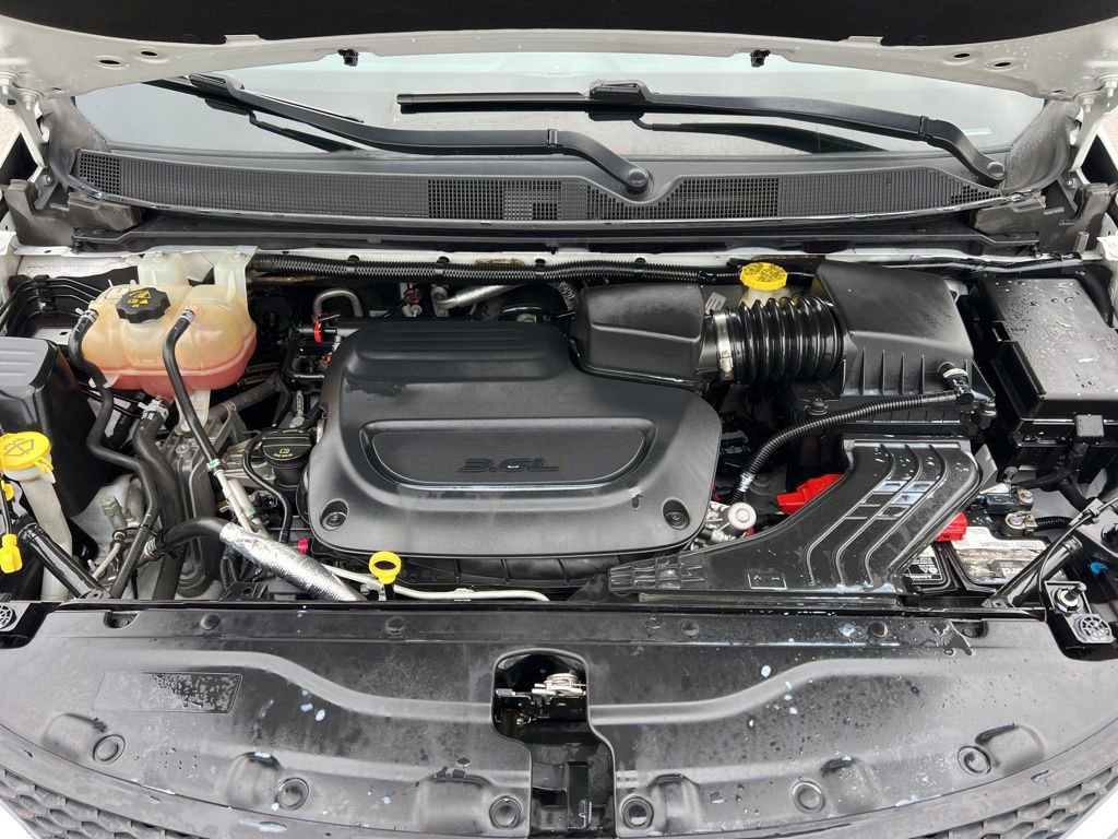 Used 2020 Chrysler Pacifica Touring-L image 12