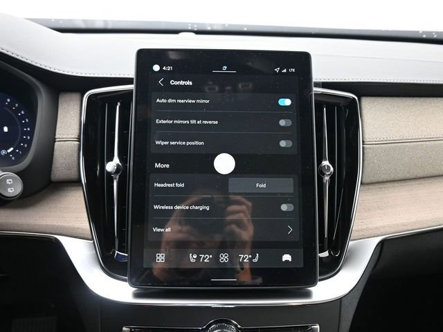 New 2026 Volvo XC90 B6 Core w/ Protection Package Premier image 19