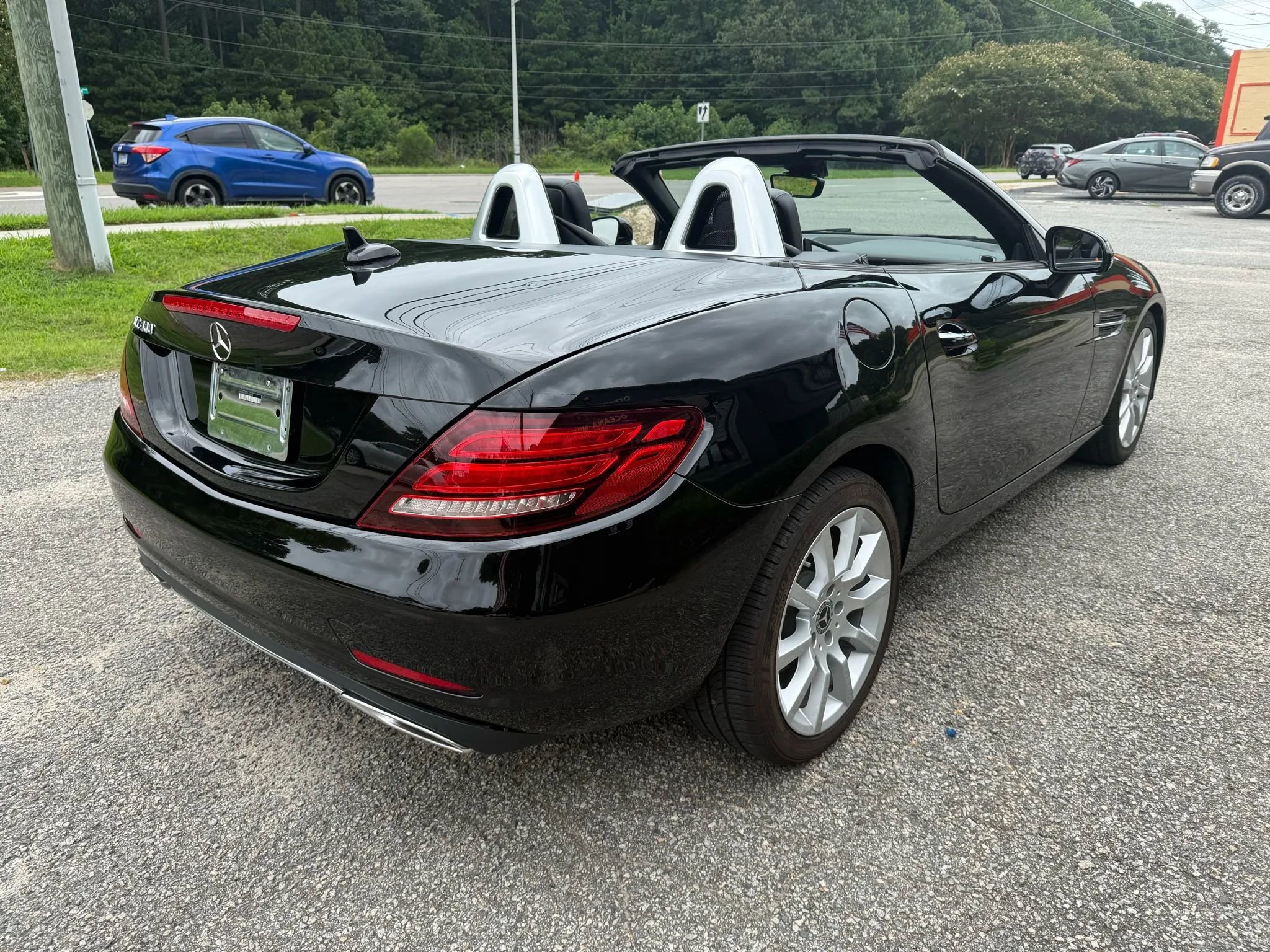Used 2018 Mercedes-Benz SLC 300 image 15