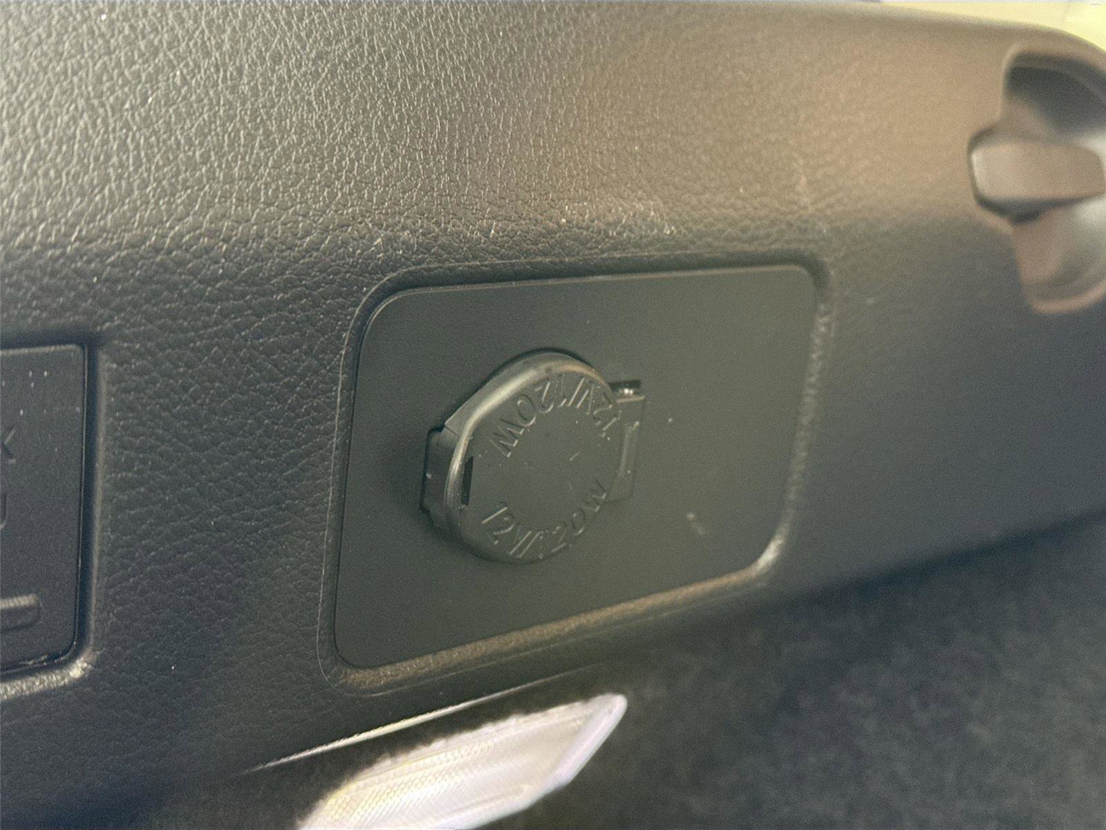 Used 2020 Lexus UX 200 image 35