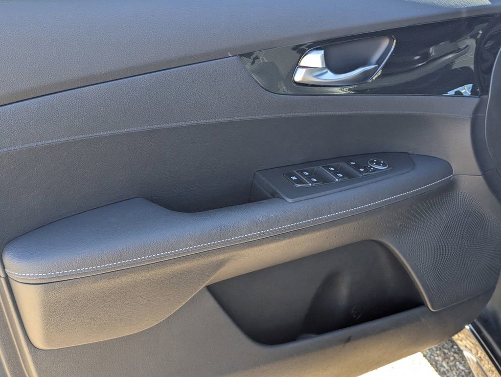 Used 2023 Kia Forte GT-Line image 13