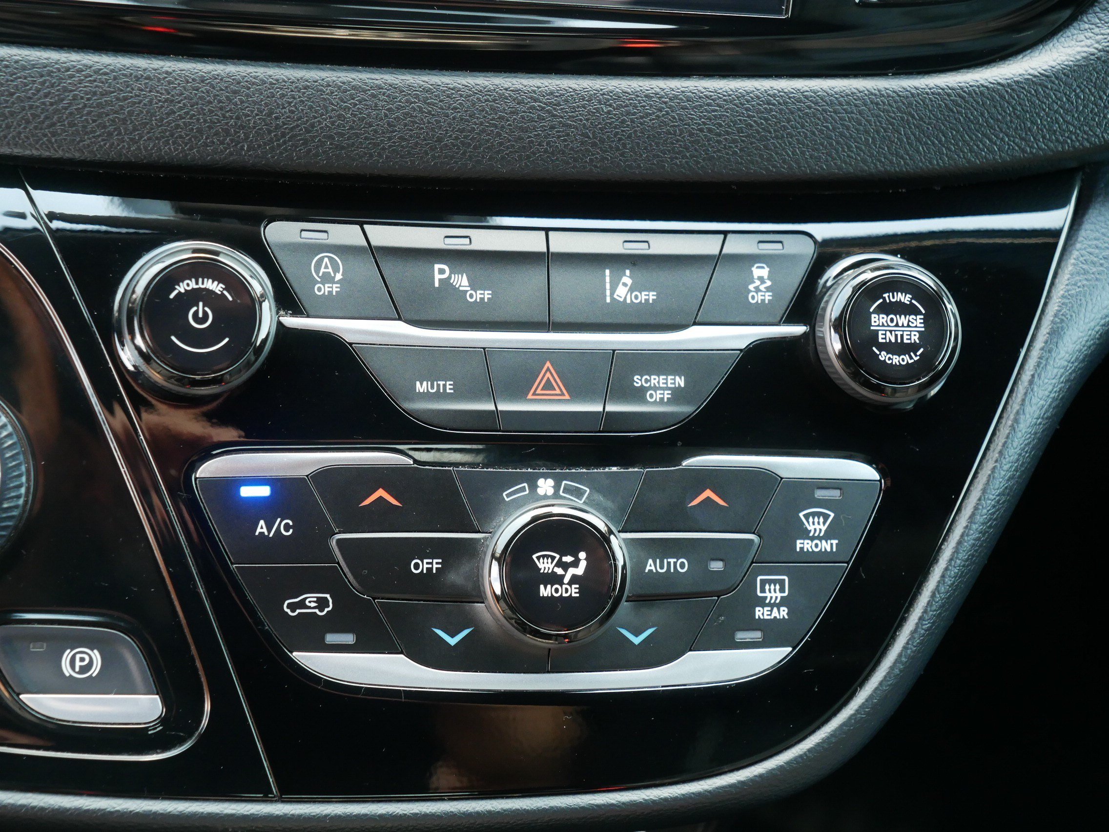 Used 2025 Chrysler Pacifica Select FWD image 23
