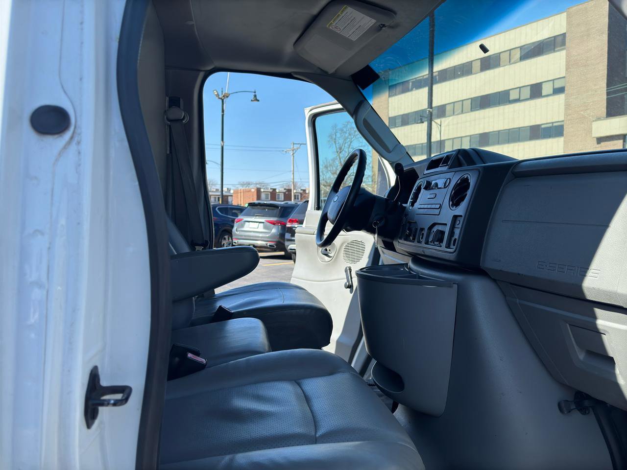 Used 2011 Ford E-450 and Econoline 450 Super Duty RWD image 14