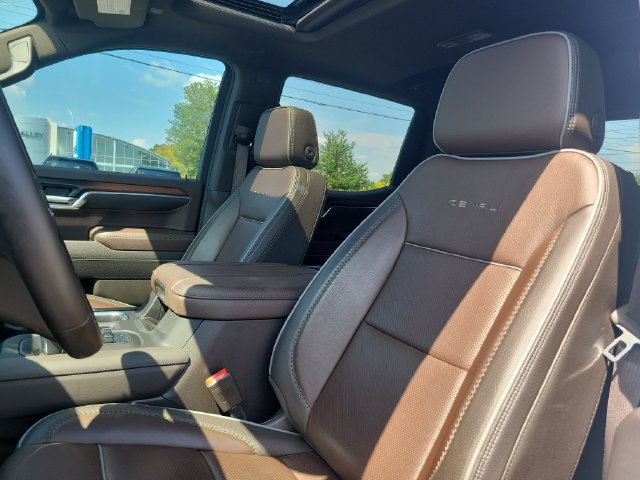 Used 2025 GMC Sierra 1500 Denali w/ Denali Reserve Package AWD/4WD image 12