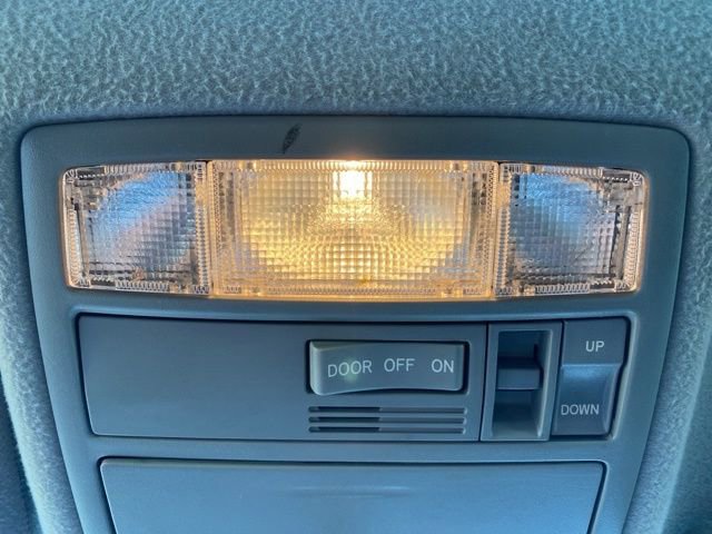 Used 2011 Toyota Camry SE w/ SE Extra-Value Pkg #1 FWD image 18