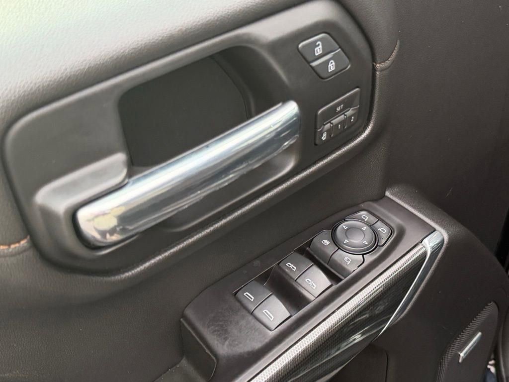 Used 2019 GMC Sierra 1500 AT4 w/ Off Road Performance Package image 18