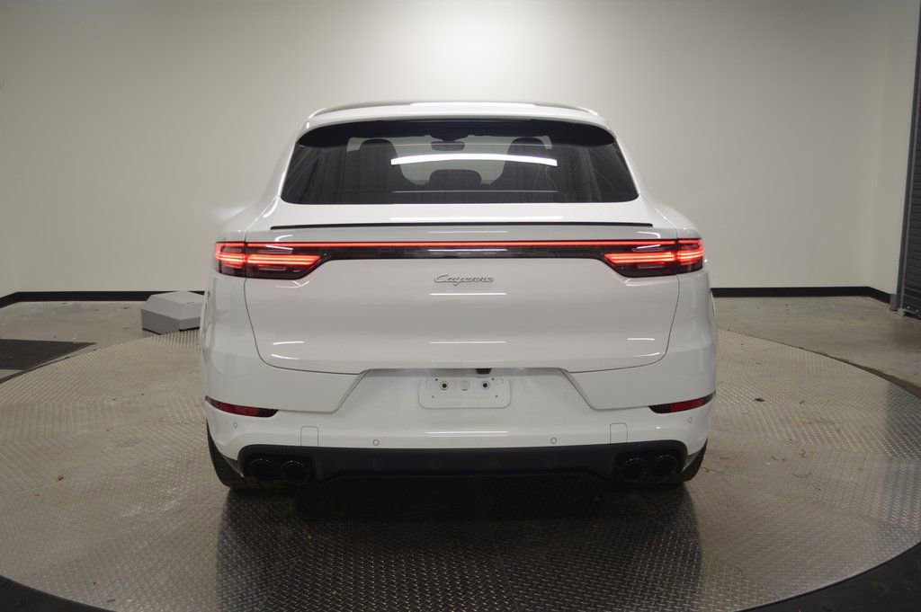 Certified 2023 Porsche Cayenne Platinum Edition image 6