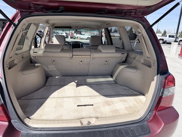 Used 2005 Toyota Highlander 4WD V6 w/ 3rd Row image 21