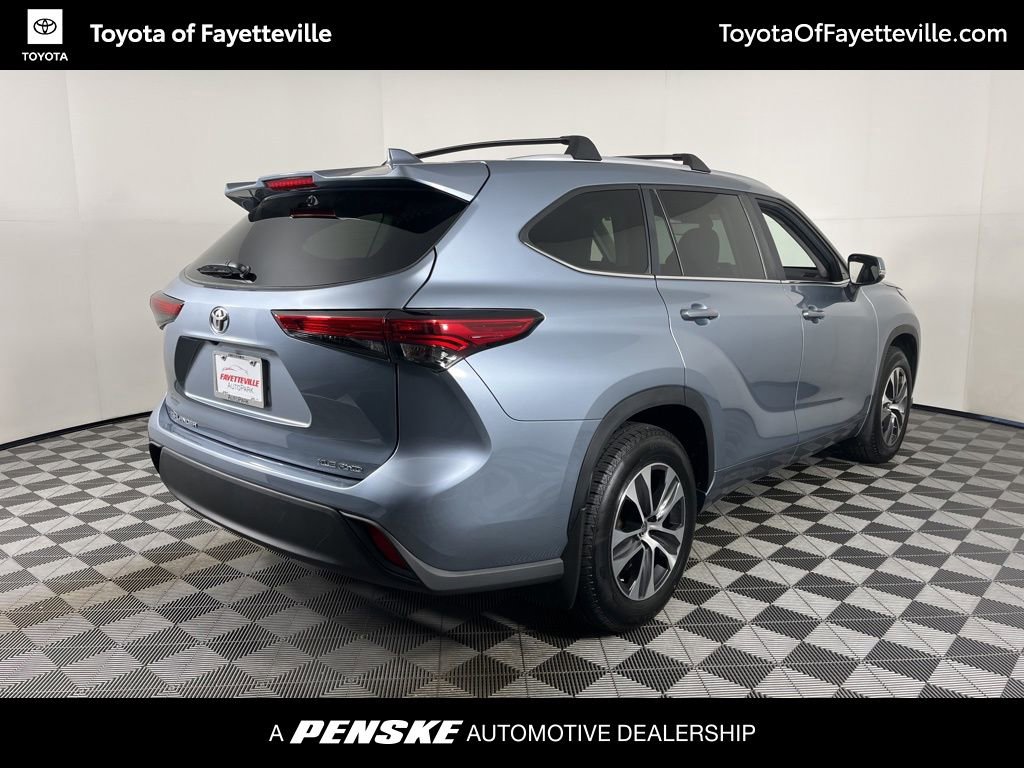 Used 2023 Toyota Highlander XLE AWD/4WD image 19