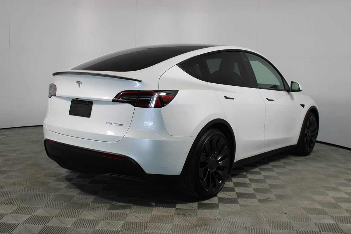 Used 2022 Tesla Model Y Performance AWD/4WD image 35