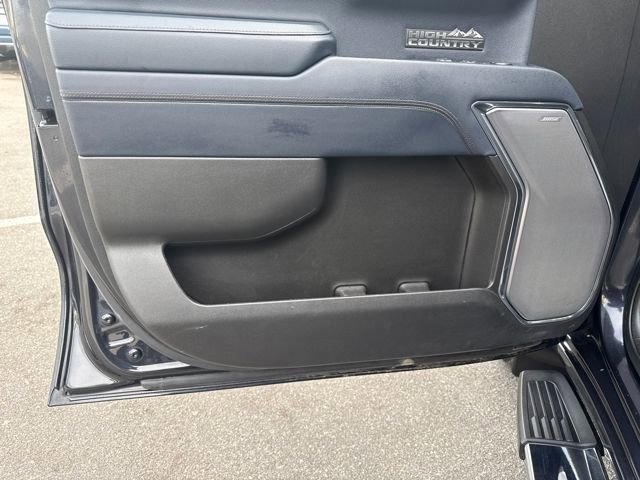 Used 2023 Chevrolet Silverado 1500 High Country w/ Technology Package image 10