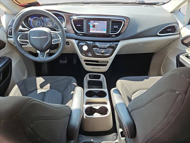 Used 2024 Chrysler Voyager LX FWD image 17