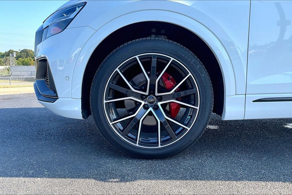 Used 2020 Audi Q8 Premium Plus w/ Premium Plus Package AWD/4WD image 2