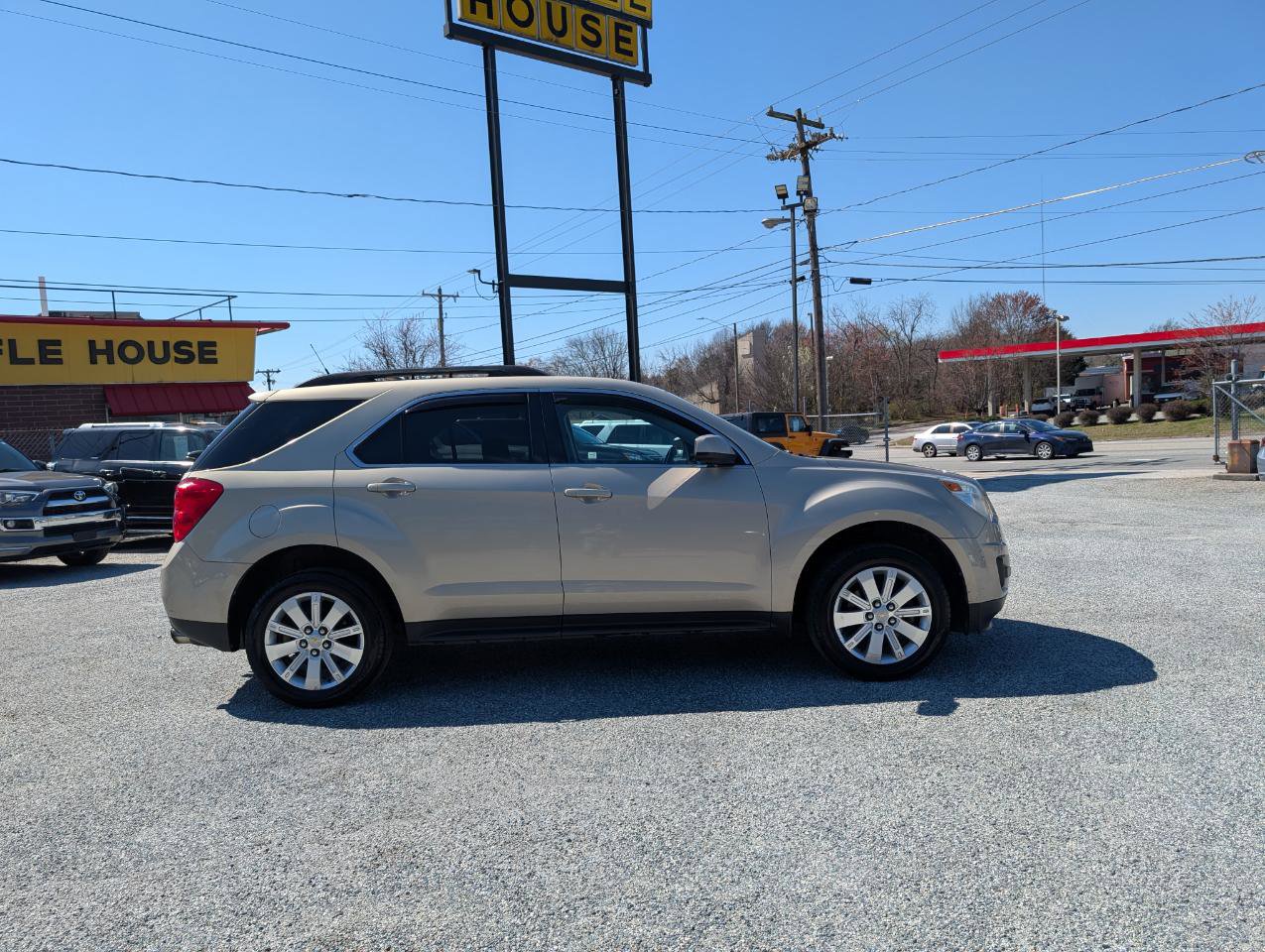 Used 2011 Chevrolet Equinox LT w/ Driver Convenience Package image 5