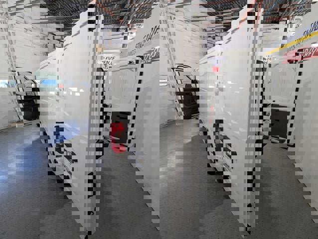 Used 2021 Nissan NV 2500 S image 13